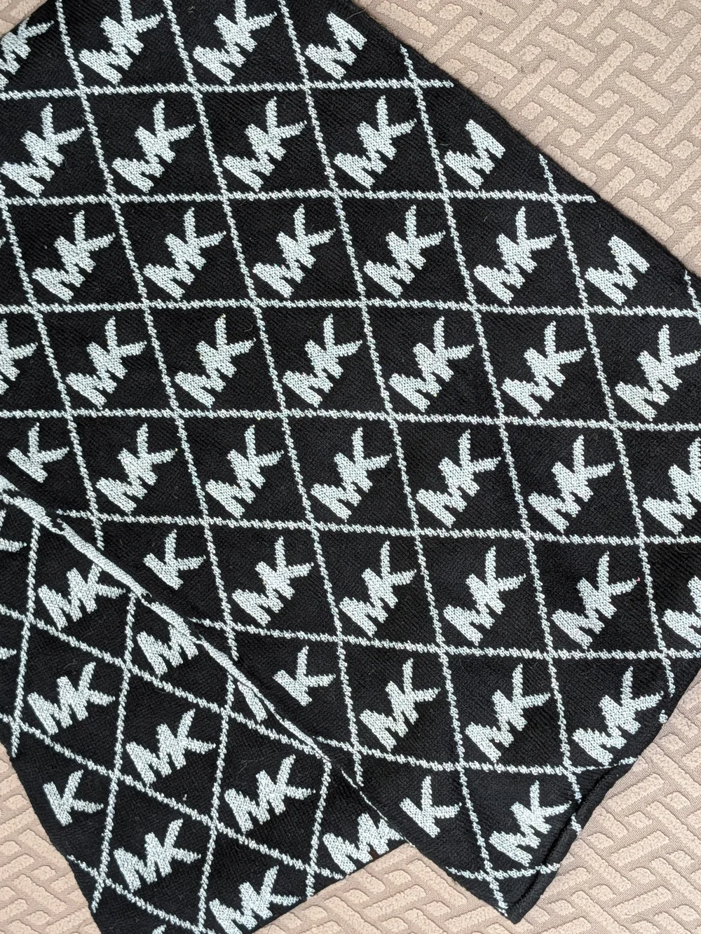 Michael Kors Black & White Infinity Scarf Geometric MK Pattern NWOT